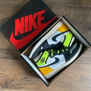 Jordan 1 high “volt gold”